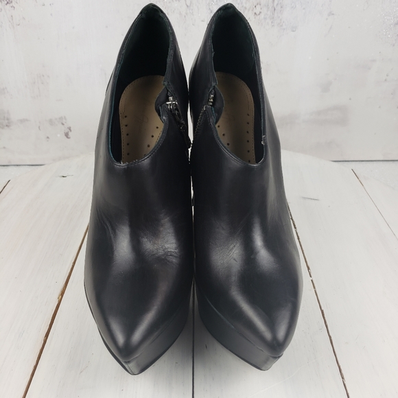 419iobe Max Azria NECI platform leather shootie bootie carved heel - Picture 3 of 15